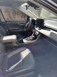 راف فور XLE • ٢٠٢٣ • فتحة سقف