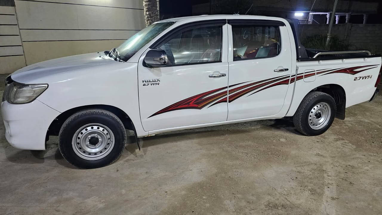 السلام عليكم بكم ناصي موديل 2014 سياره جديده تخم تاير تبريد تدفئه كامله سياره حداديه جديده ترهم مراوس حسب القناعه رقم أربيل السعر 195وبيه مجال مكان واسط الشحيميه الهاتف /***********
