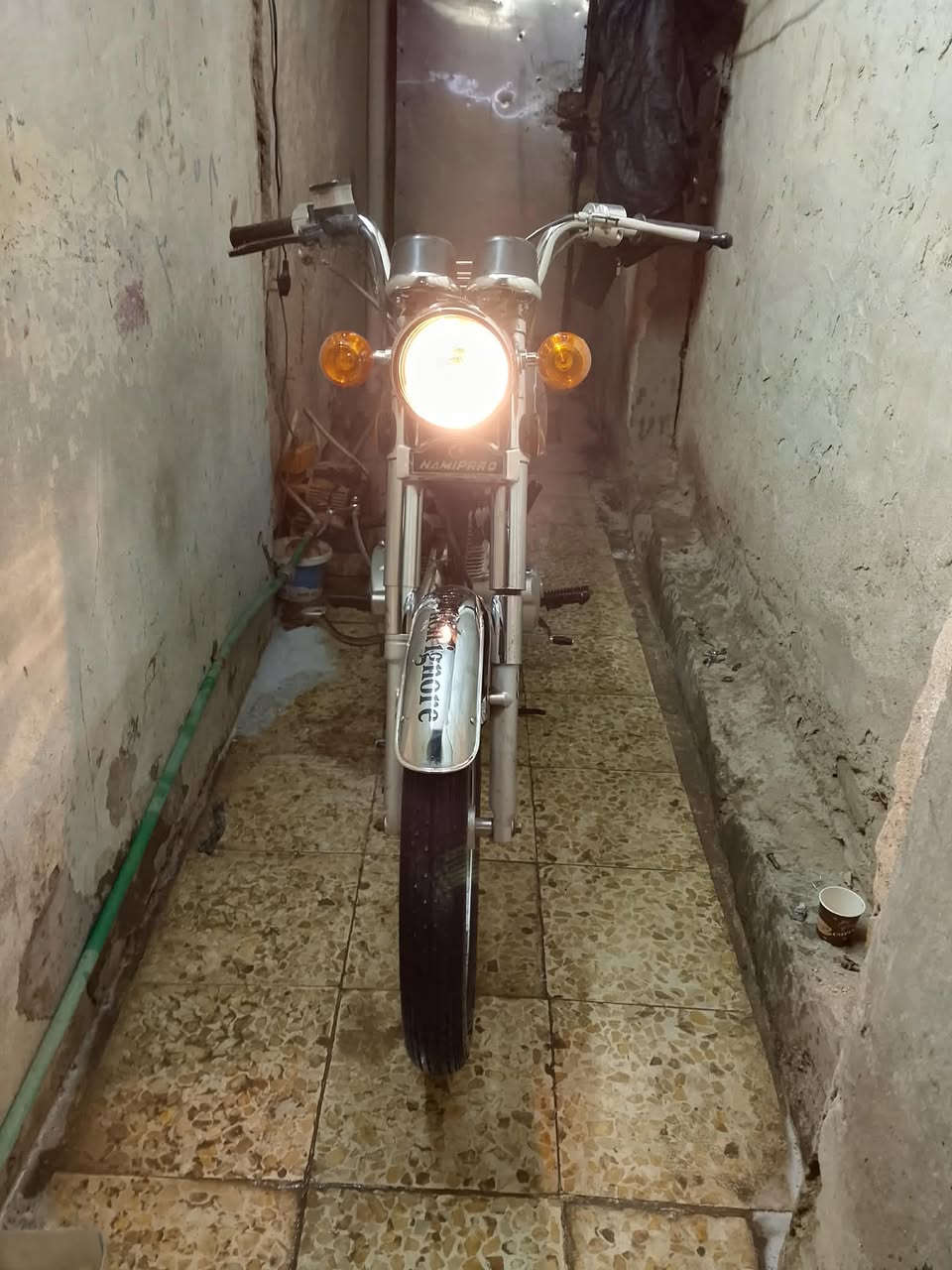 سلام عليكم دراجه نامه رقم وسنويه تعمير 21 دراجه نضافه فول ومحرك ناعم وجديد دراجه متعوب عليها غراض كله اصلي كامله كهربائيات شغاله السعر 750 وبيها مجال. ملاحضه دراجه رقم وسنويه. العنوان نجف حي الانصار.  0785626983


**إذا كنت صاحب هذا الإعلان وتريد حذفه لأي سبب، رجاءا أرسل رسالة إلى الدعم الفني**