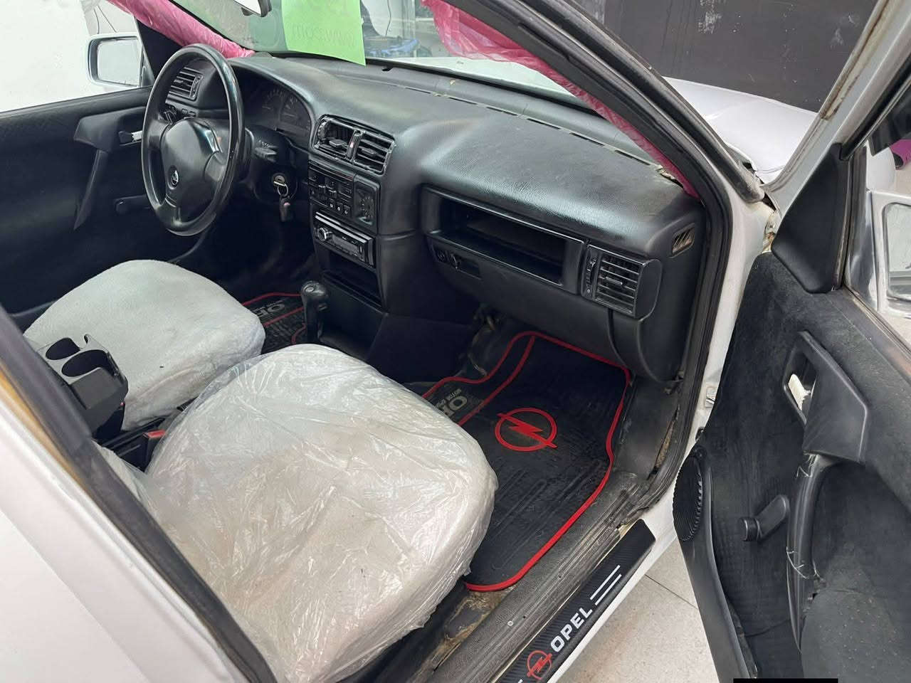 فكتره للبيع حجم 20 تماتيك السياره شرط لا صبغ والا معجون كير ومكينه بشرط موديل 92 شرط التحويل
***********
