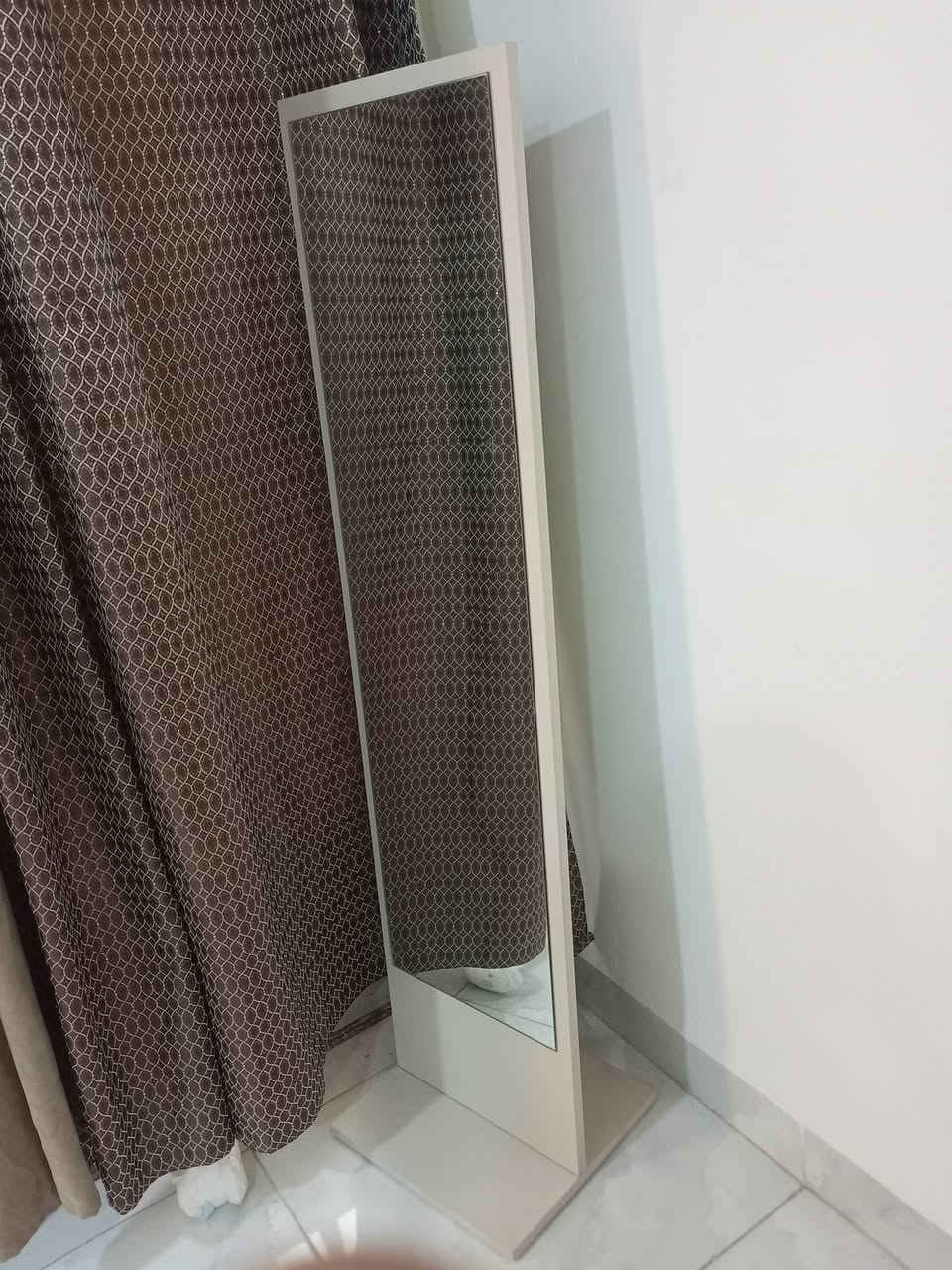 سلام عليكم  غرفه نوم  البيع ٧قطع
بعده جديده مكان بغداد الزعفرانيه ***********
