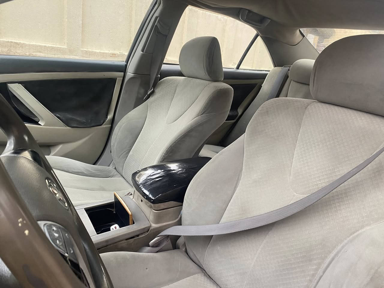 كامري 2007  امريكي رقم بغداد مكينه وكير مكفولات 2400         4 سلندر مصبوغه عام مكان السياره كربلاء
رقم الهاتف ***********
