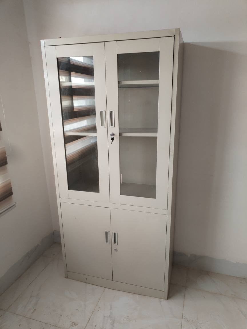 غراض مكتب للبيع للاتصال ع *********** كركوك, العراق
