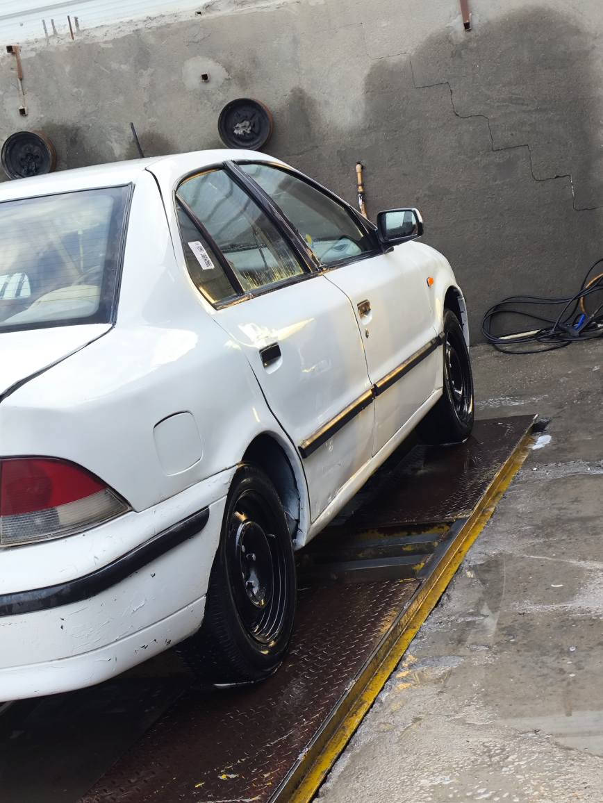 سمند موديل 2010 مكينه كير خير من الله كهربائيات كلها شغاله حدادية خير من الله تخم تاير ب 30 وبيها حك الجية مكاني البصرة هارثة معمل ورق 
*********** البصرة, العراق
