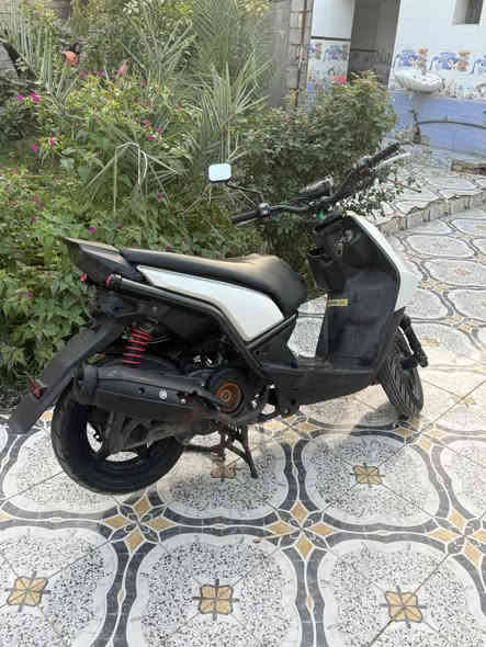 سلام عليكم 
سكنس جبلي للبيع دراجه خير من الله شلعه ومعدل مابيهة اي نقص تجي تشغل وتروح 
سعرهة 1,375او بيها مجال 
قسم باالله قبل شهر نزلتهة من الرمبه1475  
مكاني كربلاء طوريج رقمي ***********
