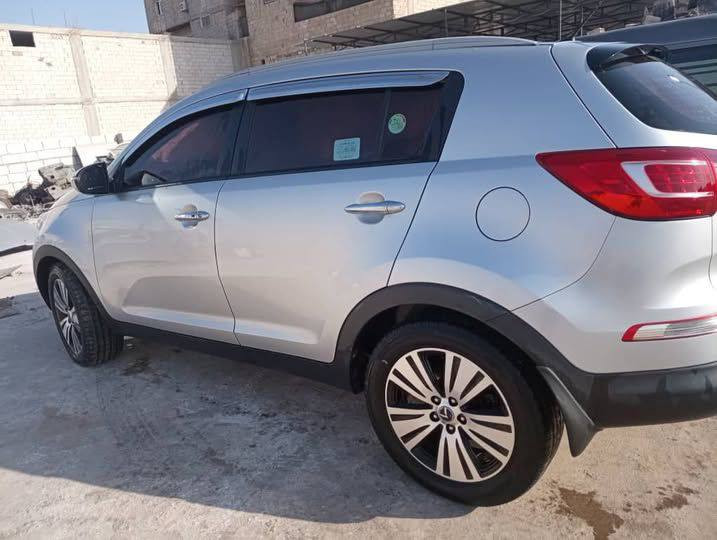 كيا سبورتج ادوات
سلام عليكم كيا سبورتج 
متومه طبق الأصل سنويه وارقام
فول مواصفات من عده الفتحه 
سياره جديده 
محرك جديد  كير جيس كاز 
تخم تاير
تبريد  تدفئه 
انسه صرف بيها 
كصه جنطه
سعرها 60 
مكاني ميسان 
***********
متوفر واتساب
