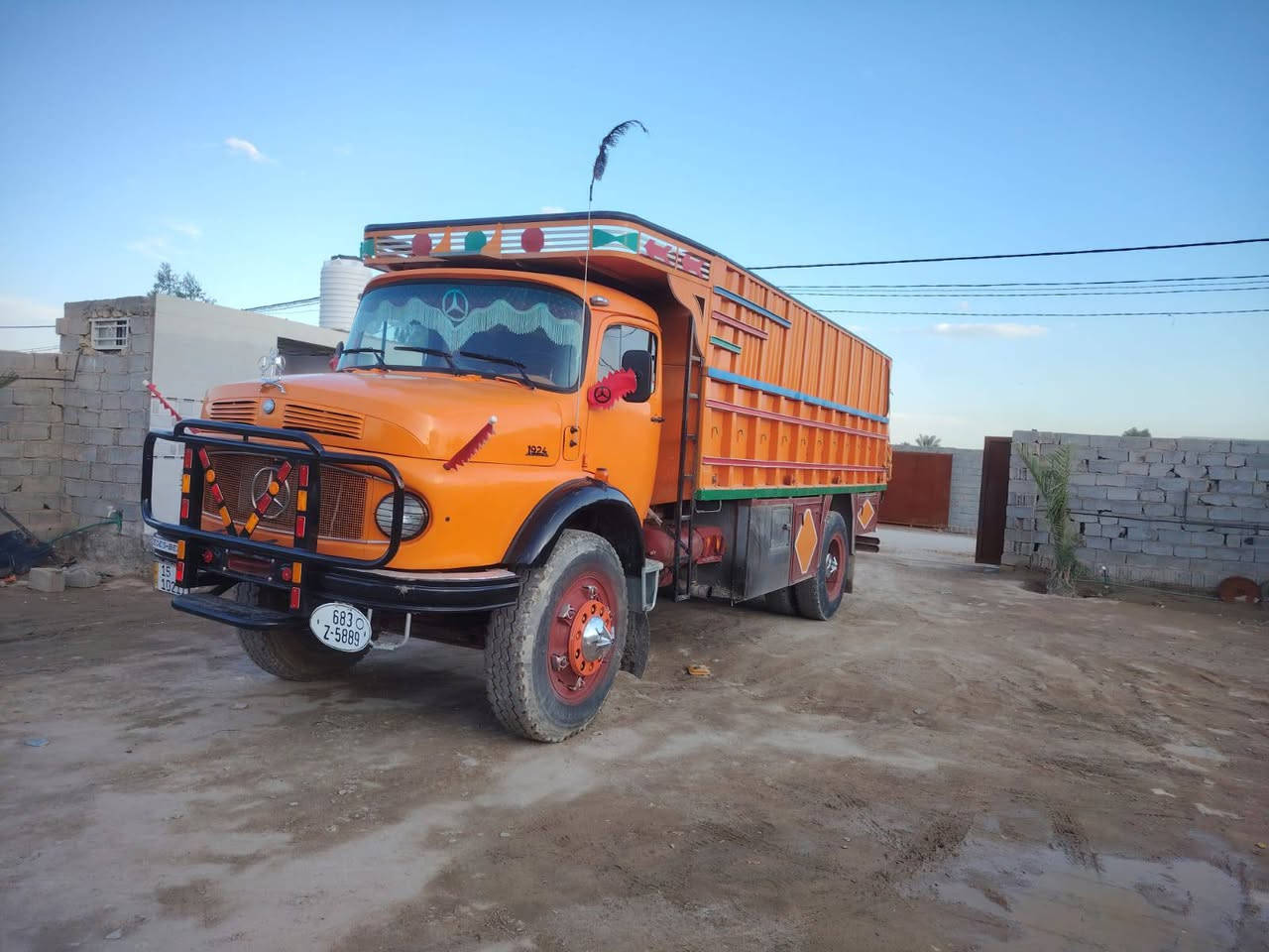 سلام عليكم للبيع قجمه 81 مصبوغه عام شاصي باج بطن سياره جاهزه ونضيفه 
الاستفسار  (***********/./***********)
