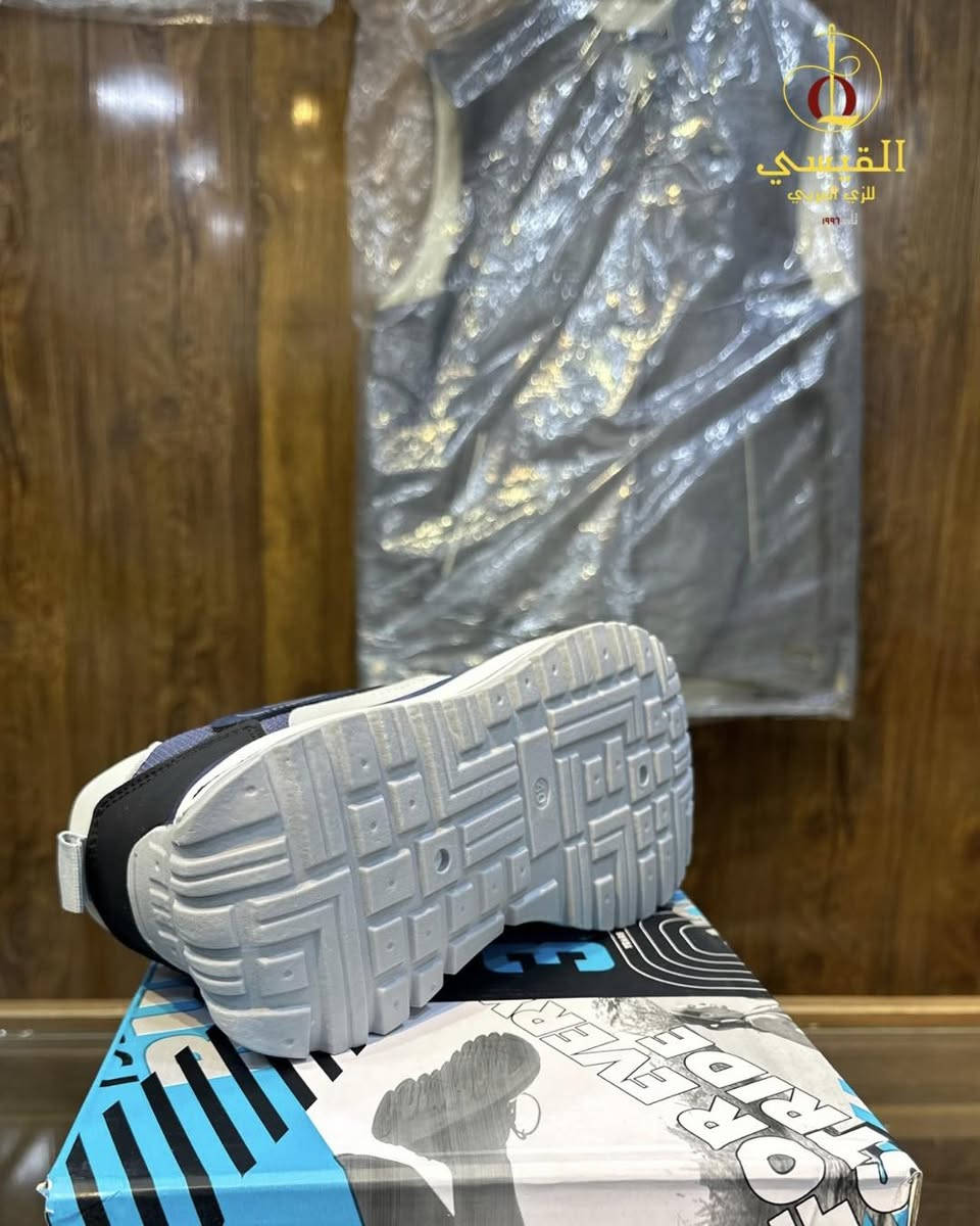 خفّة وراحة.. تليق بطلّتك! 

‎📢 العرض الأقوى من القيسي للزي العربي! 📢
‎لا تحتار بالاختيار.. الأناقة والراحة صاروا بين يديك وبسعر ما يتفوت! 👟✨
‎🔥 تفاصيل العرض:
* سعر القطعة الواحدة: 15 ألف دينار فقط.
* سعر القطعتين: 25 ألف دينار فقط! (يعني توفر 5 آلاف دينار).
‎👟 مواصفات الحذاء:
* تصميم رياضي عصري (Sport) مريح جداً للمشي والدوام.
* متوفر بالألوان الأساسية: الأسود الملكي، الرمادي، والبيجي.
* خامات عالية الجودة تضمن لك الراحة طوال اليوم.
‎🛒 استغل الفرصة وكشخ ويه صاحبك!

📍 صلاح الدين – بيجي – سوق بيجي – شارع الخياطين

🚛 خدمة التوصيل متوفرة لجميع المحافظات.

للاستفسار والتواصل📩

+964 770 515 1986
+964 770 513 1591
+964 782 490 0322

#مجموعة_القيسي_للزي_العربي #الزي_العربي_تراث_ابائنا_وأجدادنا #عرض_خاص #اقمشه_رجاليه #VVIP #بيجي #أصالة_وعراقة #دشداشة #شحاطة


**إذا كنت صاحب هذا الإعلان وتريد حذفه لأي سبب، رجاءا أرسل رسالة إلى الدعم الفني**