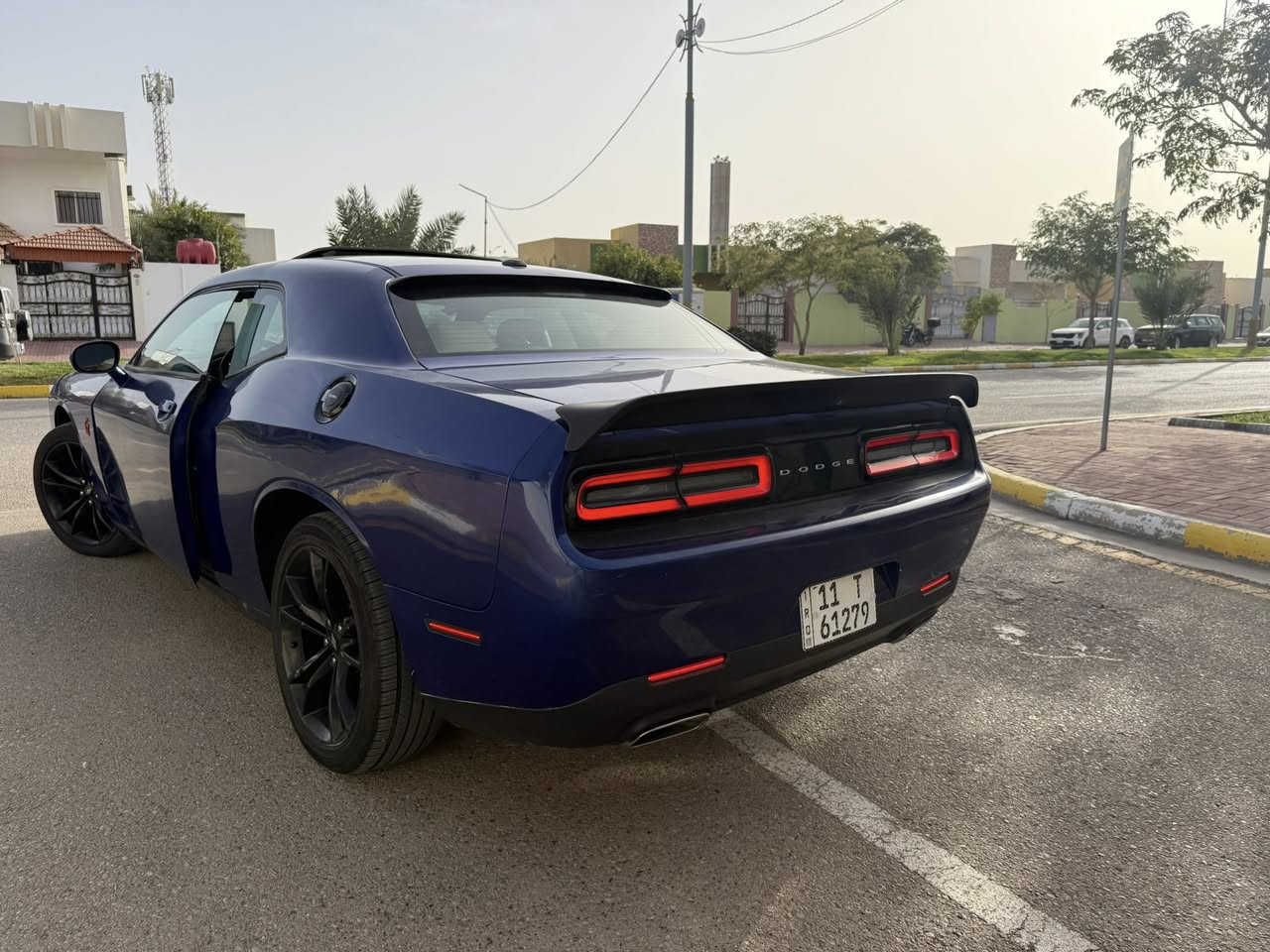 للبيع جالنجر 2018 SXT Plus
محرك 3.6L V6

ماشيه 86 

رقم بغداد جددته قبل فتره وسنويه وهزه جديده 

تحويل مباشر-

........

لون ازرق جويتي مميز 

فتحه سقف

شفتات ستيرن 

داخل جلد احمر 

شاشه تدعم ابل كار بلي

ضرر جاملغ خلفي بدون شواصي او دواخل 

وبدون ايرباك .

وبيهه جاملغ امامي طخه بسيطه موجوده عندي صورهه نفسه الجاملغ مصلح (بدون تبديل)

سياره استخدام شخصي بدون برجمه او اي تغيير

محرك وكير بوضع  الشركة 

السعر المطلوب 174 وبيهه مجال

تفاصيل اكثر صور الضرر ع خاص.

او واتساب

***********
