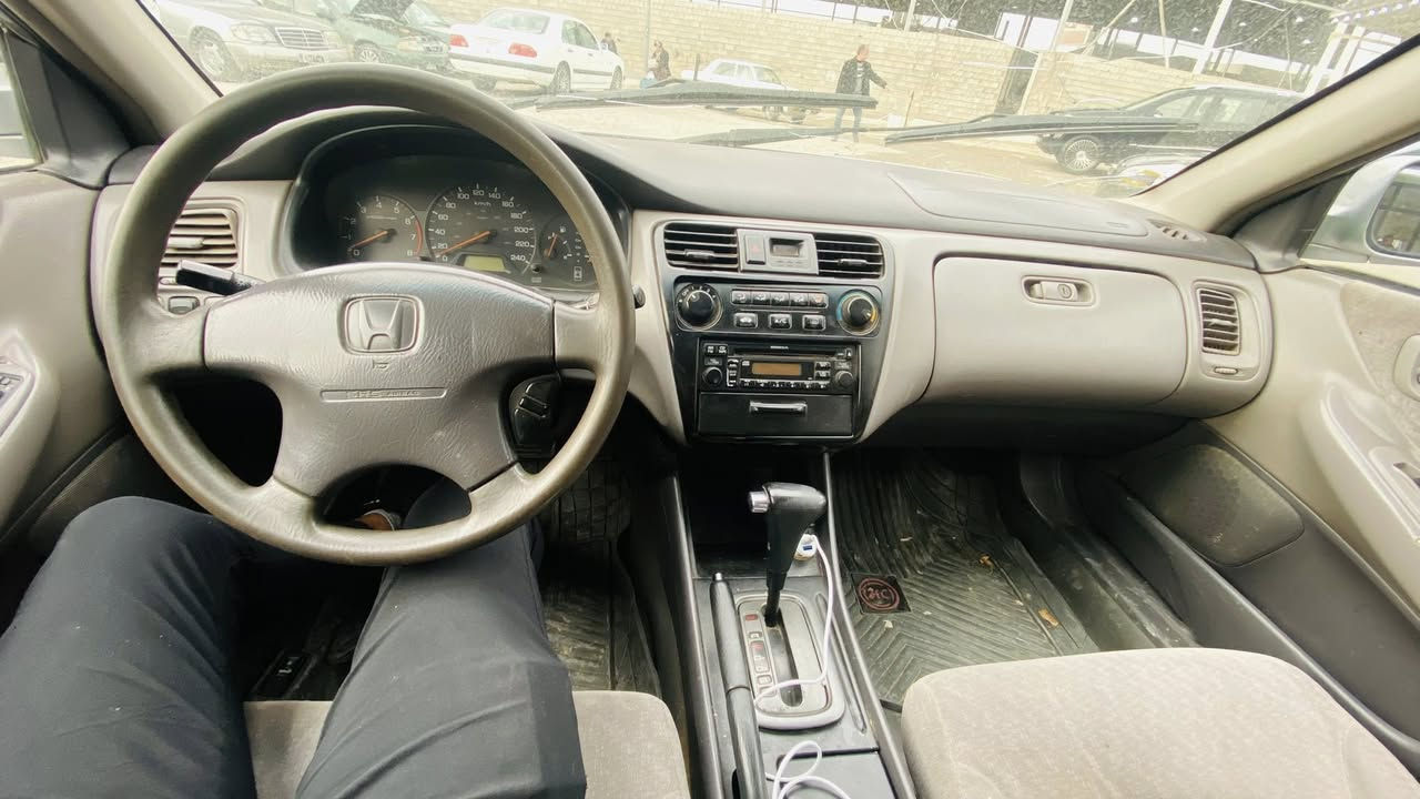 هونداي اكورد 2001.  
سياره جاهزه  ما بيهه نقص   بيع او مراوس ***********
