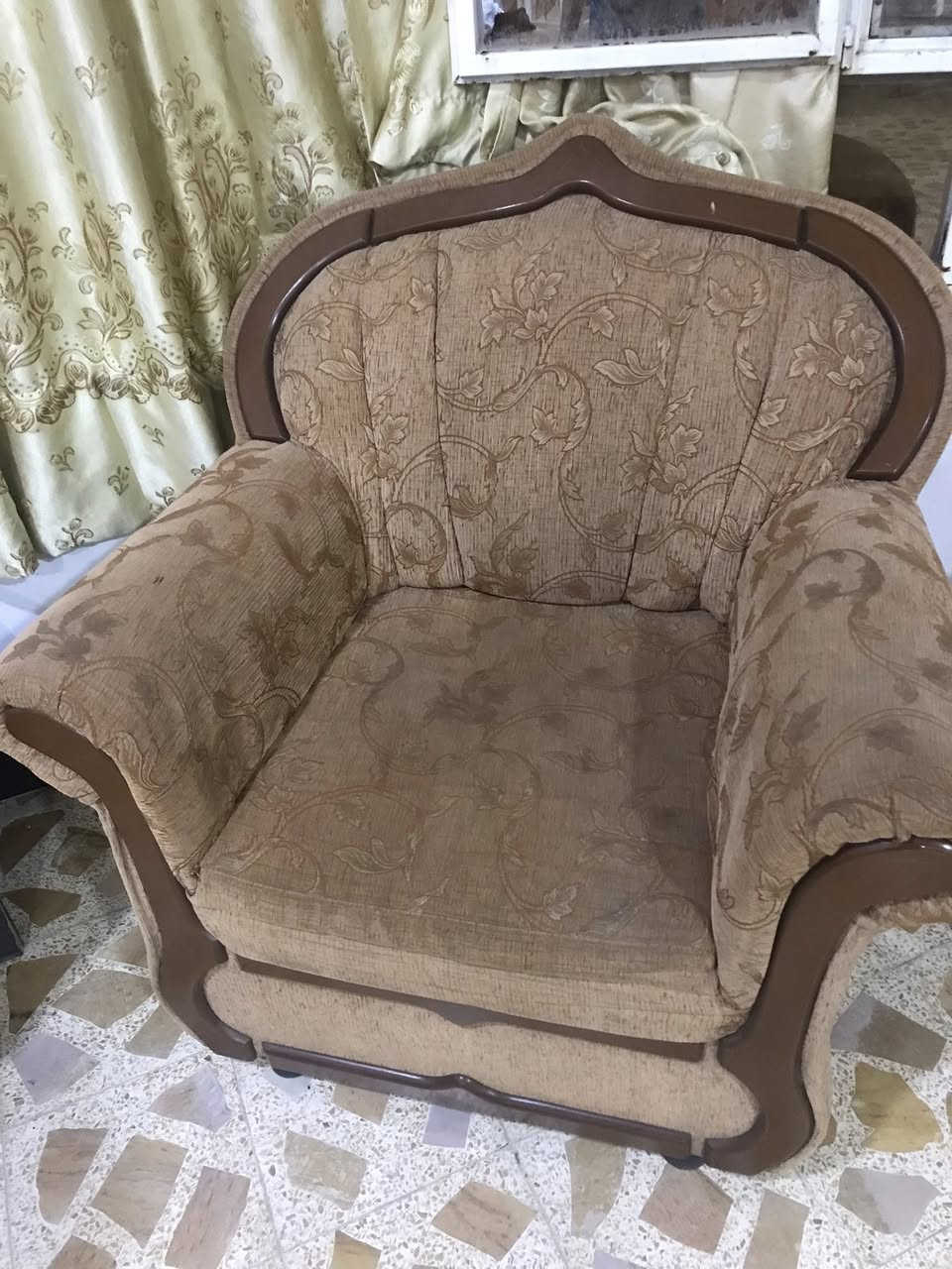 السلام عليكم 
طاخم لبيع 
٤ صغيرة ٢كبيرة
مكان موصل مزارع الحدباء 
***********
السعر 100 وبيها مجال
