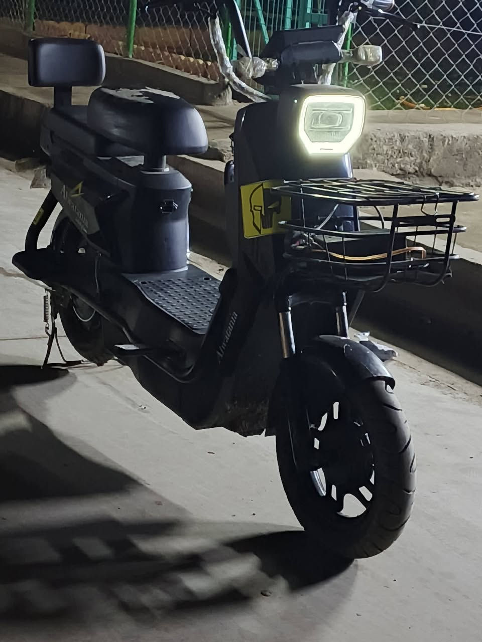 السلام عليكم ماطور شحن للبيع النظافه كدام العين كلو شرط وشغال السعر 225 وبي مجال شراي تعال خاص او اتصل عل الرقم وتدلل ***********
