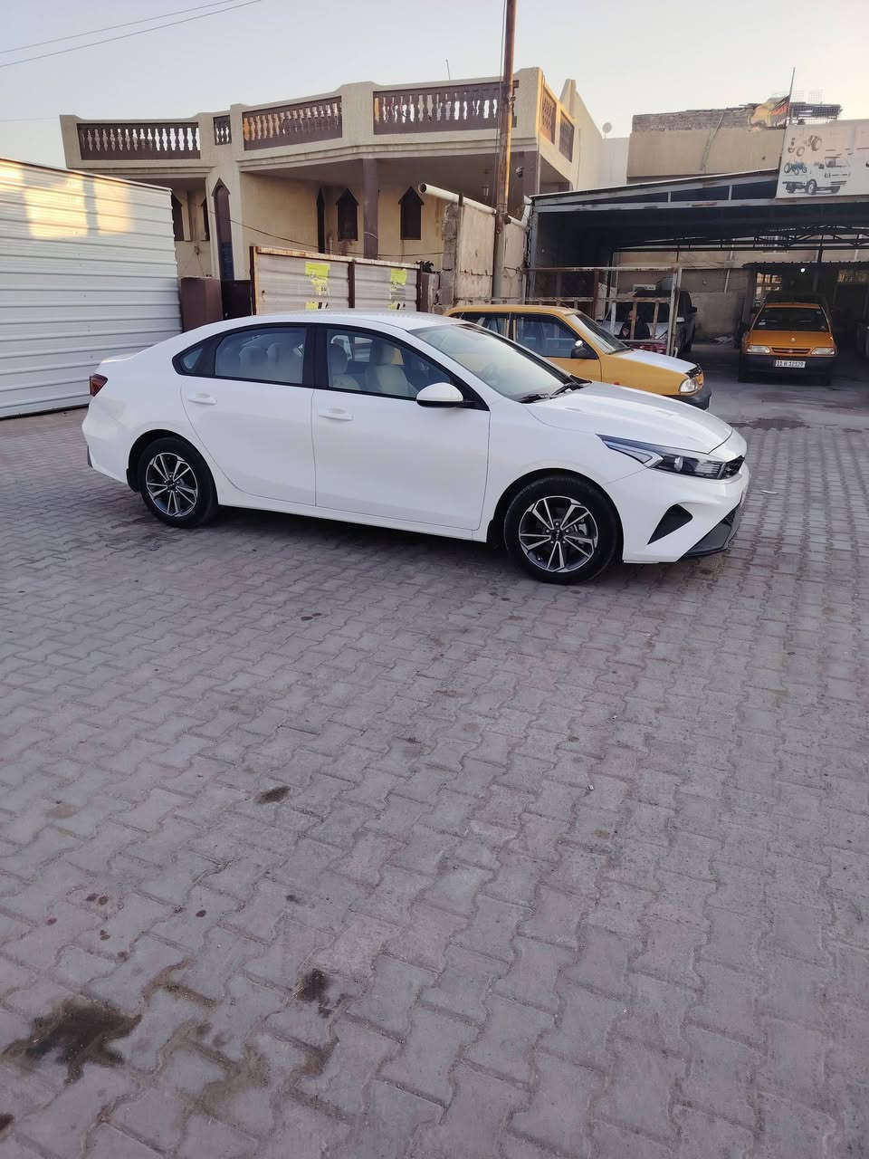 سلام عليكم
سيراتو للبيع موديل 2024

محرك 2000

سونار مرافق المنشور 

فول مواصفات عده الفتحة

رقم اربيل تريد تحويل تريد وكاله

بيه بارد اغل شبر

مكفولة كفاله عامه

سياره جديد بمعنه الكلمه

***********

مكاني بغداد قضاء المدائن سلمان باك
