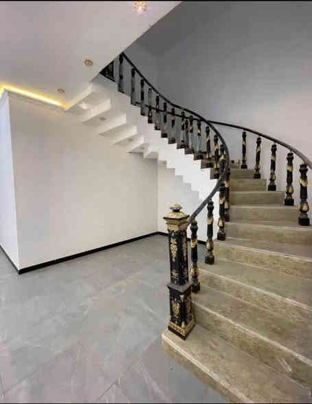 #اسعد_الله_اوقاتكم_بكل_خير⁉️👋🏼

دار سكن للبيع بناء 2025 

#المساحه 300متر  على تبليط مباشرتاً

#جنس_العقار :: طابو ملك صرف زراعي باسم عراقي سند 25 

#العنوان :: البصره أبي الخصيب محيله قرب سوك محيله 
يبعد عن شارع سايدين 200متر موقع راقي

#يحتوي البيت على ثلاث ٣ غرف منام كبار
و ديوان
و مطبخ و صاله
و مناور عدد 2
و صحيات داخلي وخارجي  و كراج سياره

#البيت جاهز من كلشي تستلم البيت عنده المكاتبه
كامل من مقطوره و كيزر و ماطور
جيب اثاثك و اكعد
و الف عافيه الي ياخذه
***********
جميع الخدمات متوفره ماء كهرباء شارع 12 متر تبليط مباشرتاً غريب على 
#السعر (( 135مليون وبي مجال 
#للاستفسار الاتصال على الهاتف البصرة
