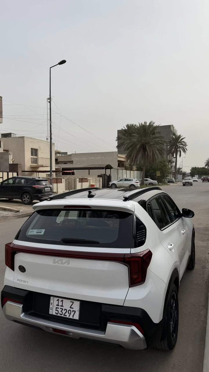 السلام عليكم كيا سونت 2025
سيارة خليجيه وكاله دولية فول مواصفات
نفكيشن 
كشنات جلد 
كشنات كهرباء 
تبريد كشنات 
بصمة
فتحة 
تو كلر 
حساسات امامي خلفية
شاشة جبيرة 
قطعتين تبريد 
ماشية ٨ الاف كيلو بيها بارد بسيط جدا بلجاملغ وممبين ابد
سعرها ١٥٨ وبيها مجال جدا بسيط مكانها بغداد اليرموك 
*********** واتساب موجود
