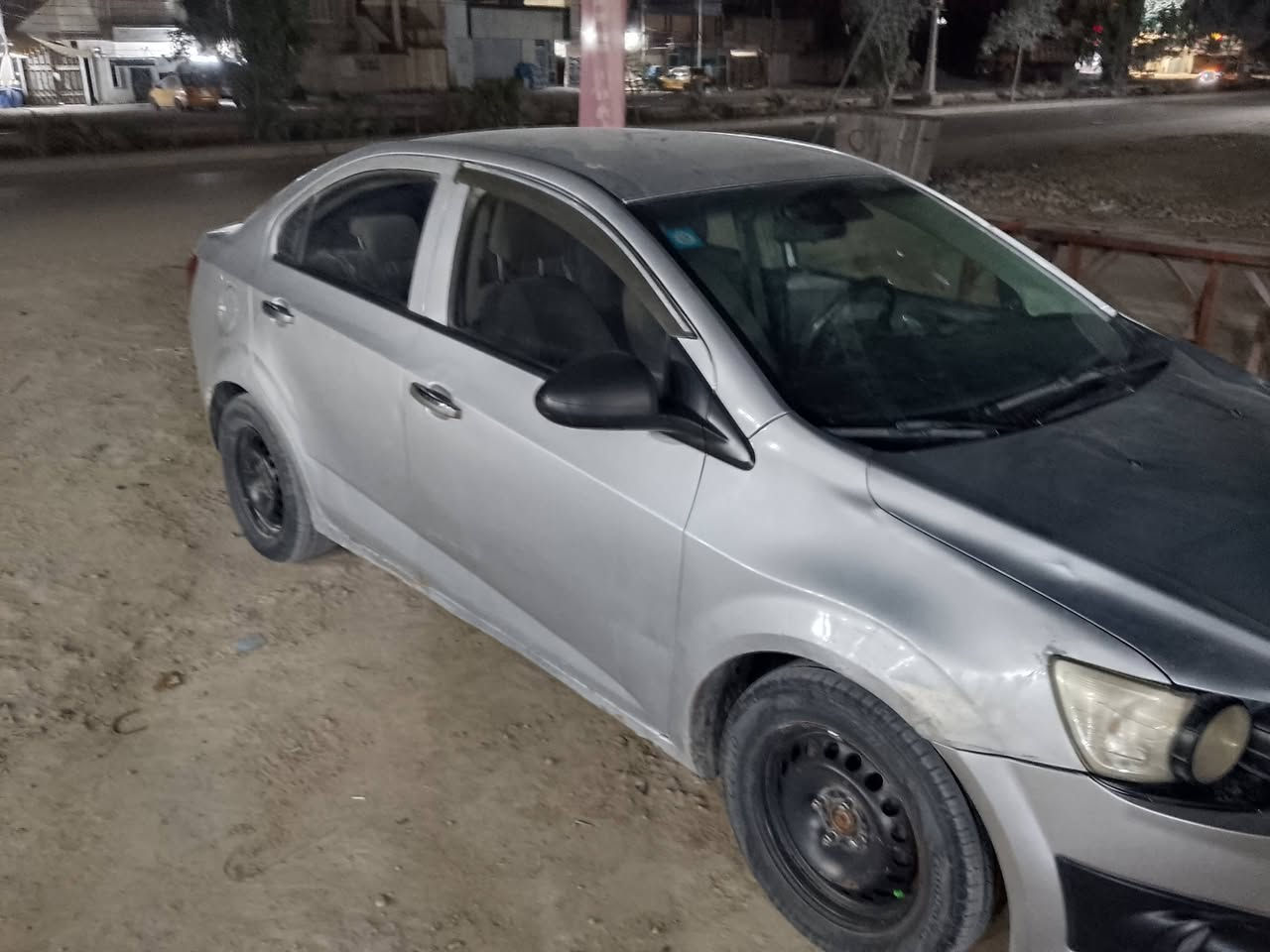 السلام عليكم شوفرليت سونك 2012 السياره 1600 خليجي المرغوب 
محرك جديد لاتنقيص ولا تبخير  تبريد ثلج  السياره جاهزه ترايك وين متريد  السياره بيه الجامغ الامامي جهت السايق وشويه رصعه بلبنيد السياره باسمي رقمهه كربلاء مشروع وطني وباسمي السياره تحويل شوكت متحب  سنويه مجدده لل29  السياره بيه عته بسيطه بلكير  وللعلم الكير جديد ما صارله 6 اشهر من بدلته وكلو شغلته بسيطه 
السعر  58 وبي مجال بسيط  *********** الرقم بي واتساب
