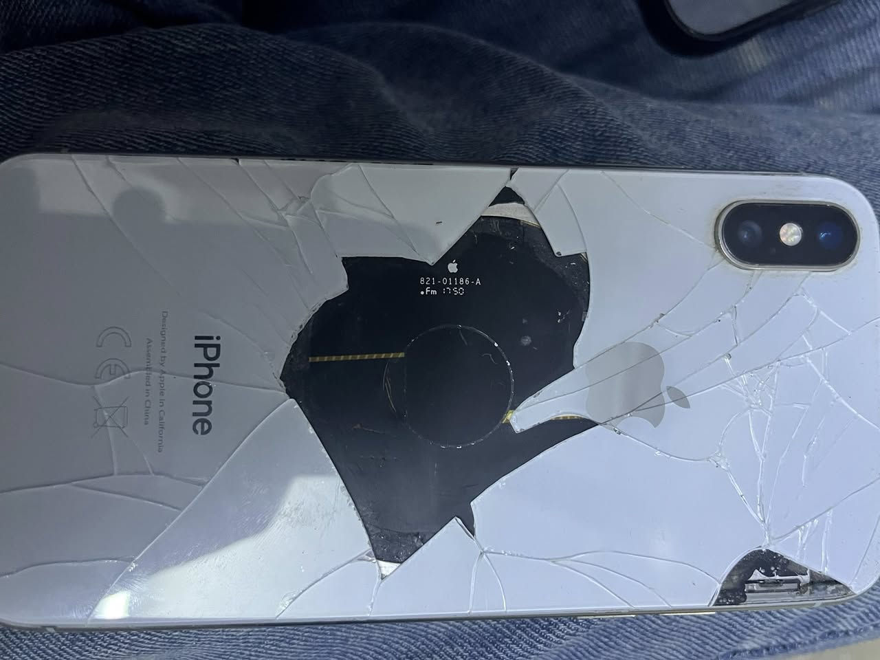 آيفون اكس عادي لل بيع بطاريه ١٠٠شاشه مبدل اصليه الضهر مثل ماموضح السعر ١٠٠بي مجال حيل راسلني خاص و ***********

