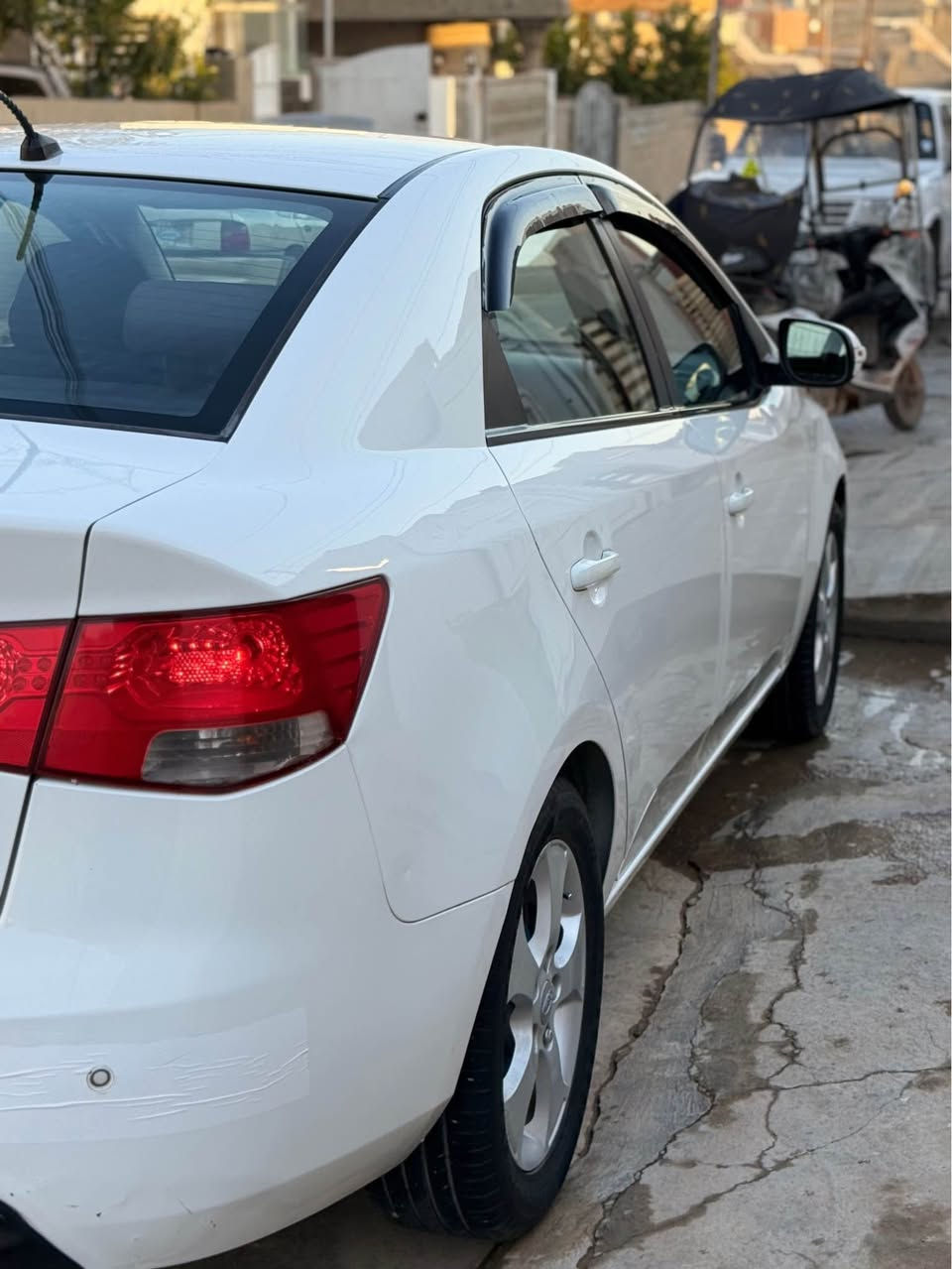 سلامً عليكم كيا سيراتو موديل 2010
كير محركً شرط لا صرف  لا بخار 
تبريد صدر تايرات كهرباي كل جديد
سيار جديد بمعنهً كلمه دينار مابي مصرف
سيار بدون حادث بدون قطر صبغ من دعامي 
اله دعامي شرط فقط بي بل سقف حالوب خفيف 
كلش بل عين مايبين اله بل فحص فقط سقف 
باقي سيار كلشي مابي جديد كلش صور فحص موجود 
بل منشور رقم سليمانيه شرط تحويل مباشر 
مكانً سيار كركوكً اخوانً كلشي مكتوب فحص همً موجود 
سيار داخل لونين تحكم. استيرن حساس خلفي سعره 
104 بي مجال قليل رقم موبايل 
***********  بي واتساب هم كركوك, العراق
