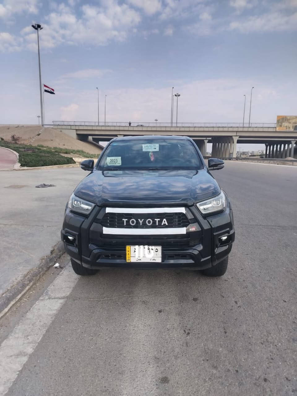 فرصة مميزة للبيع 🚨
🚗 تويوتا هايلوكس 2023 (4×4 HR)

🔥 اللون الأسود الفخم
🔥 ممشى 65 ألف كم فقط
🔥 رقم بغداد + تحويل ثاني يوم

💯 كفالة عامة من كلشي
💪 مزودة درع أمامي + هوك خلفي

✨ سيارة نظيفة جداً، استخدام شخصي وجاهزة بدون أي صرف

📍 السعر مناسب وقابل للتفاوض للجادين فقط

📞 للحجز والاستفسار: ***********
