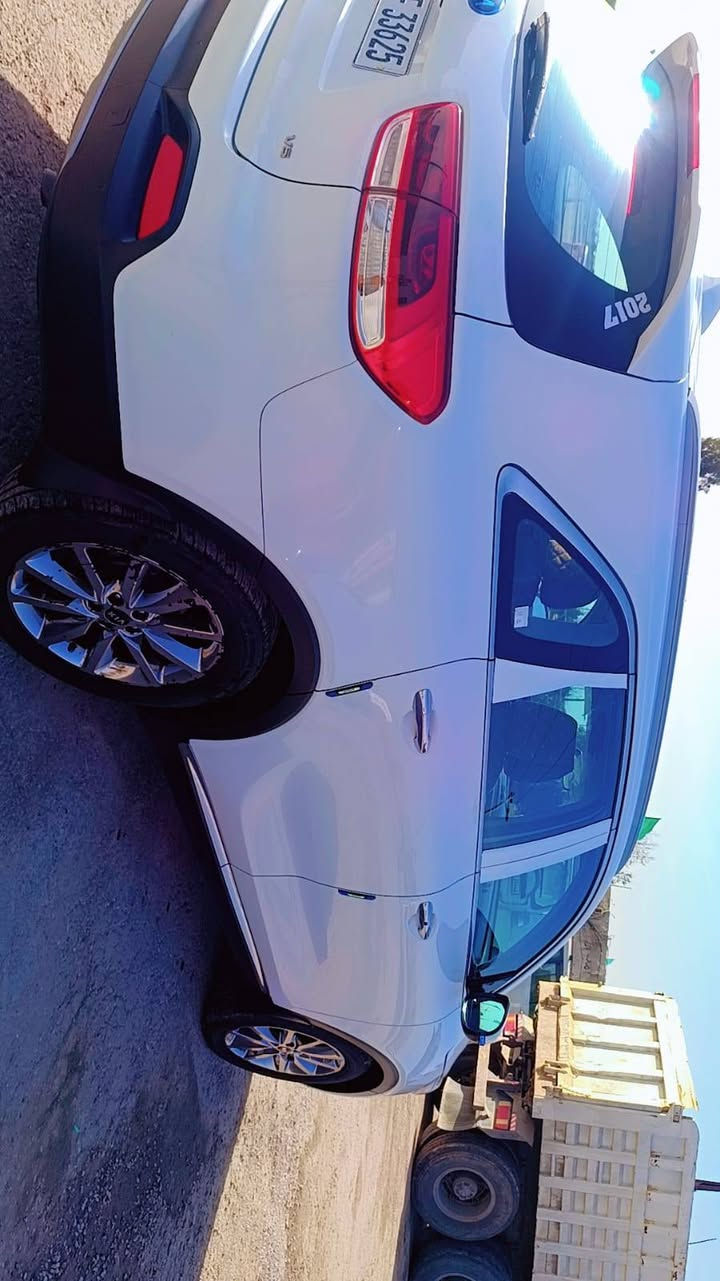 سورنتو ١٥ شكل ١٦  سعودي كفاله صبغ وضربه وتبديل بيه مكينه لا تنقيص ولا تبخير بيه كازكت مفتوح فقط كير مكفول سته سلندر فول عدا البانوراما كشن كهربائي شاشه جبيره كامره دواره حساس امامي وخلفي مري شفط ٧ راكب ٣ قطع تبريد سعره ١٩٥$ وبيه مجال مكانه الديوانيه رقم بغداد دولي ترهم مراوس بأقل ***********
