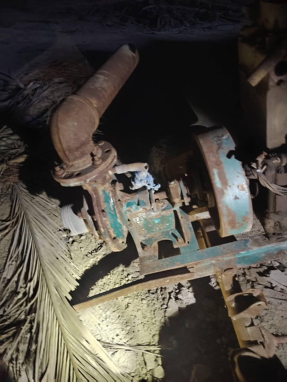 السلام عليكم ماطورات ثنين واحد ٤في ٤ هندي والثاني سبعة ونص حصان كايمات ثنينهن المكان ديوانية ناحية نفر للاتصال على الرقم ***********
