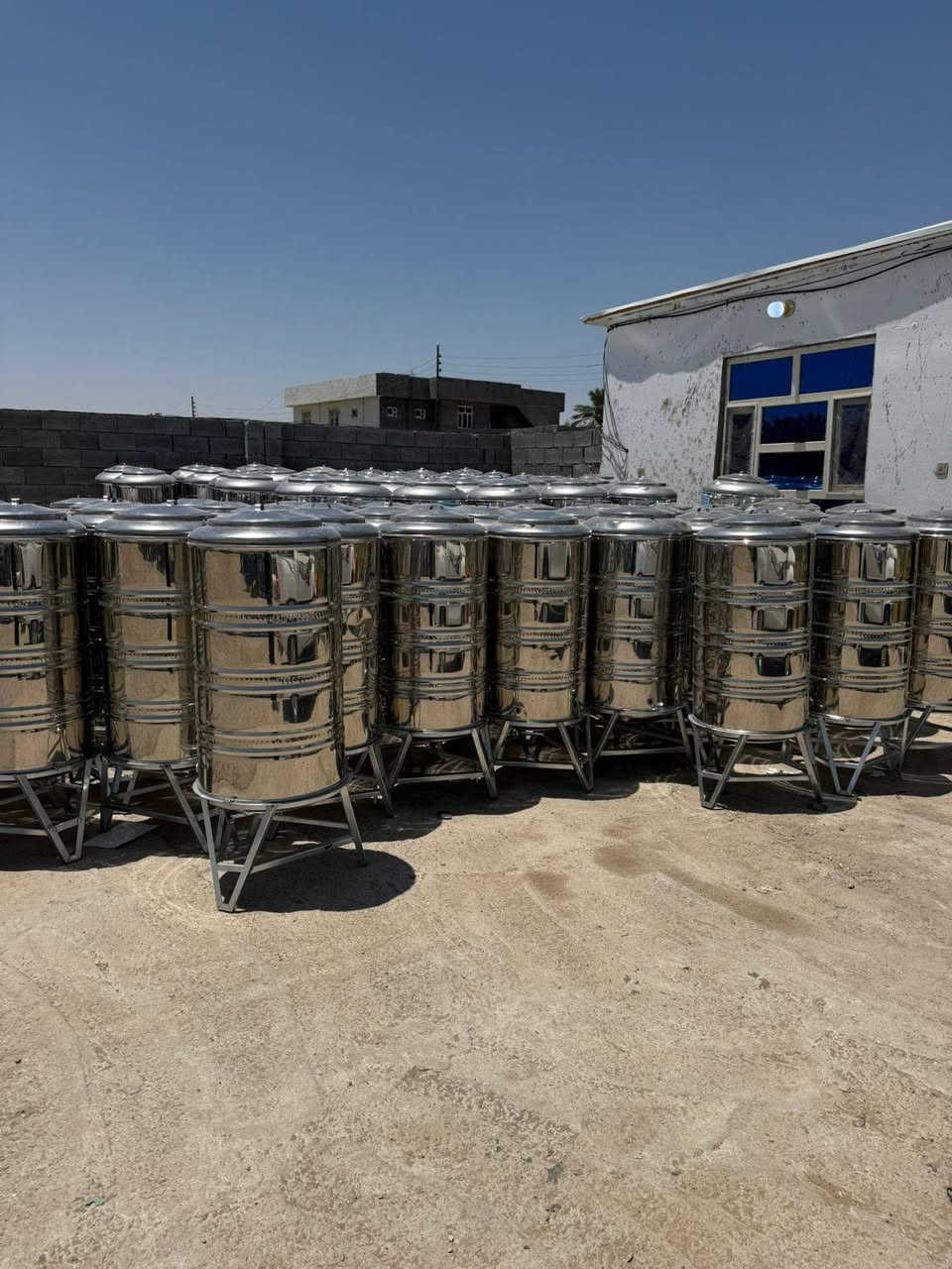 السلام عليكم
سيتم افتتاح محطة ماء  
في قضاء الدور 
في اقرب وقت 
اسم المحطة :,محطة مياه الدور

انتاج المحطة ماء RO نقي ١٠٠٪

المحطة مجازة من قبل وزارة الصحه

نظام العمل 

المحطة تجهز المنازل ب خزان ستل ستيل غذائي 
سعة الخزان 500 لتر 
/ سعة الخزان 400لتر
/ سعة الخزان300لتر
الخزان يبقى تابع للشركة  

سعر تعبة الخزان ال 500 لتر.  
12000 الف.  لا غير. 
/ سعر تعبة الخزان ال 400 لتر 10000 الف لا غير
/ سعر تعبة الخزان ال 300 لتر 9000 الف لا غير 
المحطة تعمل من الساعة 8:00ص الى الساعة 10:00م

موقع المحطة  حاوي العبور 

المناطق المشمولة 
قضاء الدور والمناطق المحايدة لها  
/المجمع السكني
/قرية ابي دلف
/قرية سيد حمد 
والقرى  التابعه لقضاء  الدور 
للاستفسار  
***********
***********
