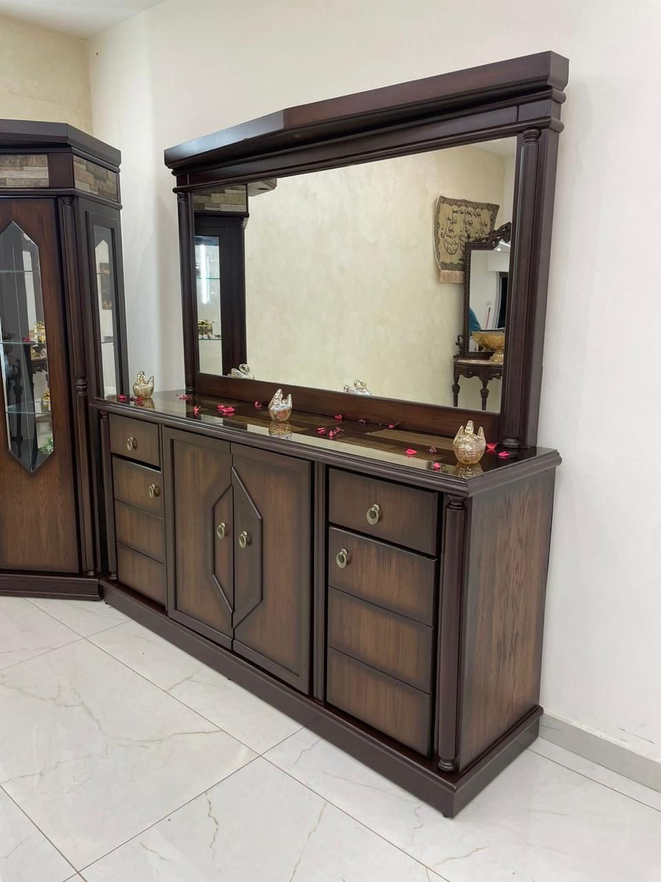 جدد أناقة بيتك بغرفة سفرة راقية ✨
للباحثين عن الفخامة والرقي 👌
غرف سفرة بتصميم عصري ولمسة فنية ✨
ألوان أنيقة تناسب جميع الديكورات 🎨
جودة عالية وتشطيب فاخر 💎
مقاعد مريحة وطاولة فخمة تضيف لمسة فخامة على المكان 🍽️
جاهزة لتكون نجمة جلساتك مع العائلة والضيوف ❤️
📍 التوصيل متاح لجميع المحافظات
💬 تواصل معنا الآن للمزيد من التفاصيل والعروض 🔥
#غرف_سفرة #سفرة_طعام #اثاث_راقي #ديكور_منزلي #اثاث_منزلي #غرف_سفرة_حديثة #تصميم_داخلي #اثاث_عصري #اثاث_مميز #غرف_طعام #اثاث_فخم #ديكور_عصري #غرف_جلوس #اثاث_بيتي #عروض_اثاث #غرف_سفرة_فخمة


**إذا كنت صاحب هذا الإعلان وتريد حذفه لأي سبب، رجاءا أرسل رسالة إلى الدعم الفني**