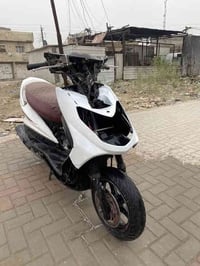 سكنس للبيع وذا اكو مراوس عادي الدراجه تشتغل بس ابيع كوم حديد  قيم واخذ...