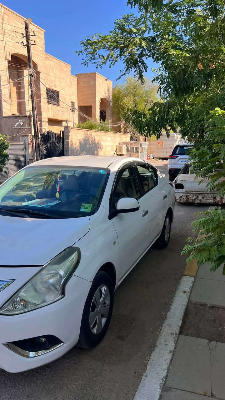 سلام عليكم سني موديل 2018
السيارة بدون ضربه قوية بس بيها طخه بل راس الشاصي الخلفي وعلى وضعها والسيارة بيها سونار موجود ويا الصور السيارة مبدل محرك 1600 مال تبدّا السيارة ما بيها شي ولا مشاكل بل محرك وإدامة منظومة احتراق كاملة من الڤيت بم للنوزلات والبلكات 
مكان السيارة حي الحسين 
السعر 80 ورقة وبي مجال للشراي 
للاستفسار رقم التلفون بي واتساب
***********
