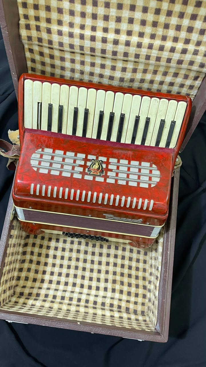 الالات الموسيقيه للبيع ***********
