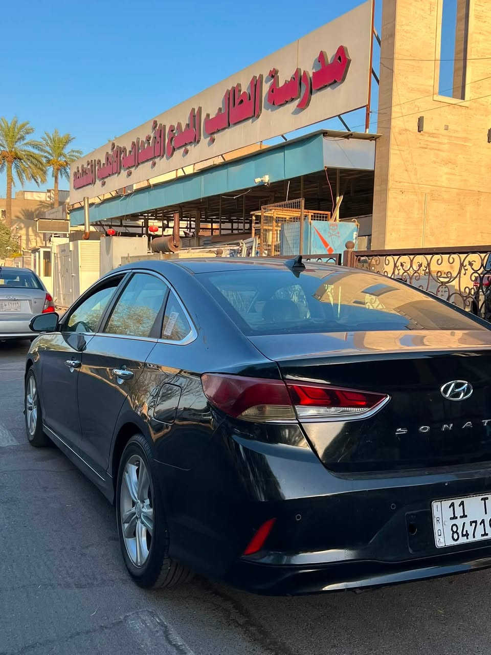 السلام عليكم
 اخوان هونداي سوناتا ٢٠١٨
سيارة حادث امريكا موضح بالصورة بيها اير باك 
وبالعراق حادث قبق الجنطة 
ماشية ١٢٦الف ميل
محرك GDI 2.4 
مكاني المنصور  
سعر السيارة ١١٨
***********

