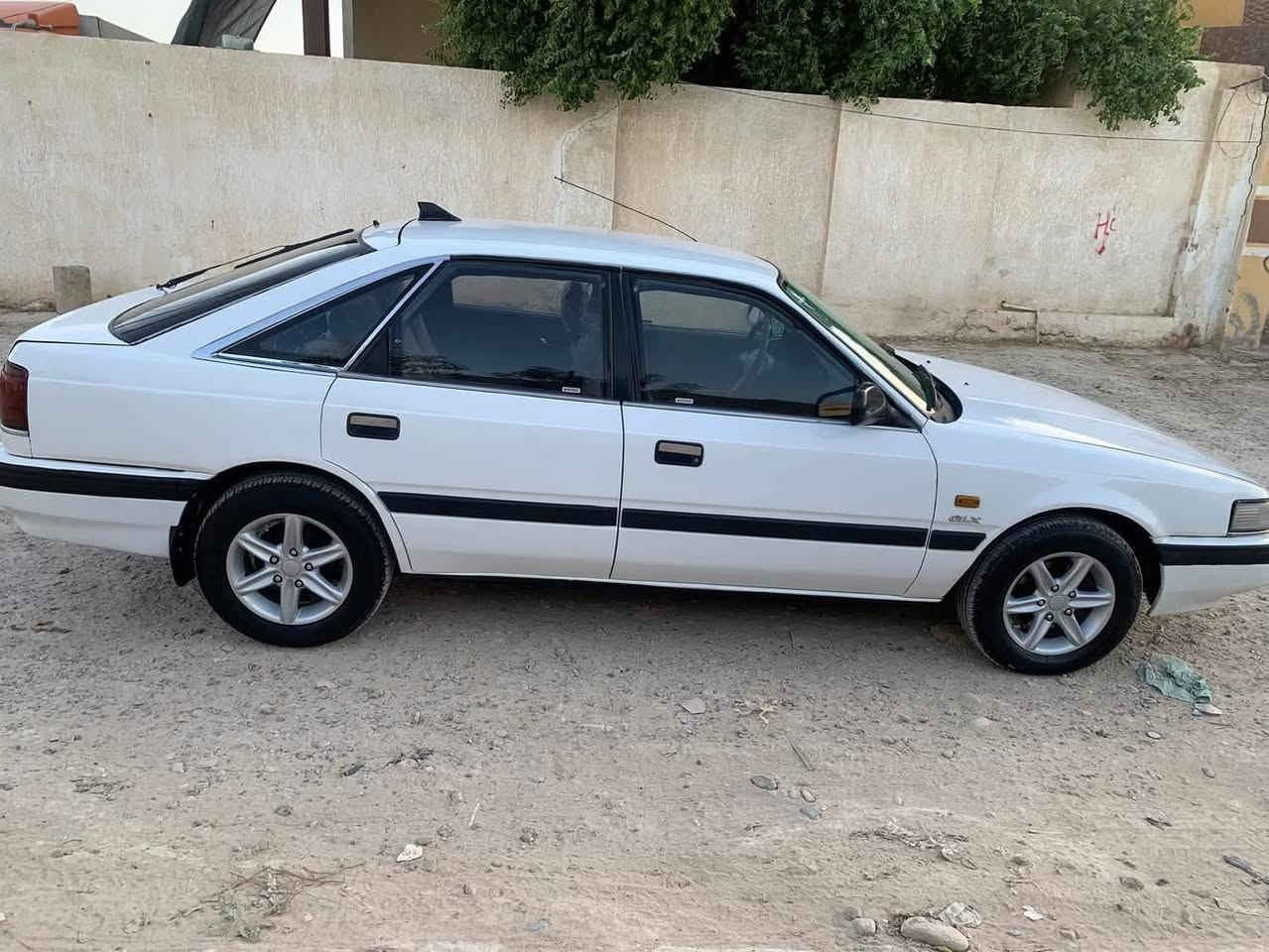 السلام عليكم 
للبيع مازده  حجم 626 مصبوغه عام جماليه شرط بدون دعم 
موديل 1995 ابلادي تبريد شغال + تدفئه شغاله تخم تاير صدر كير عادي
كهربائيات كله شغاله 
ومكينه شرط لاتنقيص ولاتبخير  
رقم صلاح الدين الدولي بأسمي شرط التحويل
السعر 33 وبيه مجال للشراي 
الاستفسار على الرقم ***********
