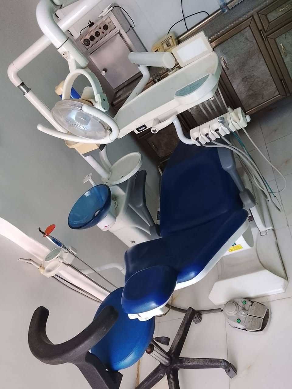 عيادة اسنان للبيع
بسعرررمناااسب 😍 
چير cx
كمبريسر 
معقمة 
ميز طبيب مع كرسي 
مغسلة 
كاونتر 3قطع 
ادوات قلع 
ادوات حشوات كاملة عادية وجذور كلشي بالك موجود منهن
توربينات وهاندبيس 
وأير بروفي 
ادوات دسبوسبل كل النوعيات 
اندو موتور
ابكس لوكيتر 
لايت كيور
كراسي رسبشن 
املكميتر 
ربر دام 
٣.٧٥٠
***********
