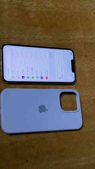 ايفون 13 برو  جهاز كفاله وتر  بروف ضد ماي بطاريه 79 ذاكره 256 جهاز حلو سعره  500 رقم ***********
