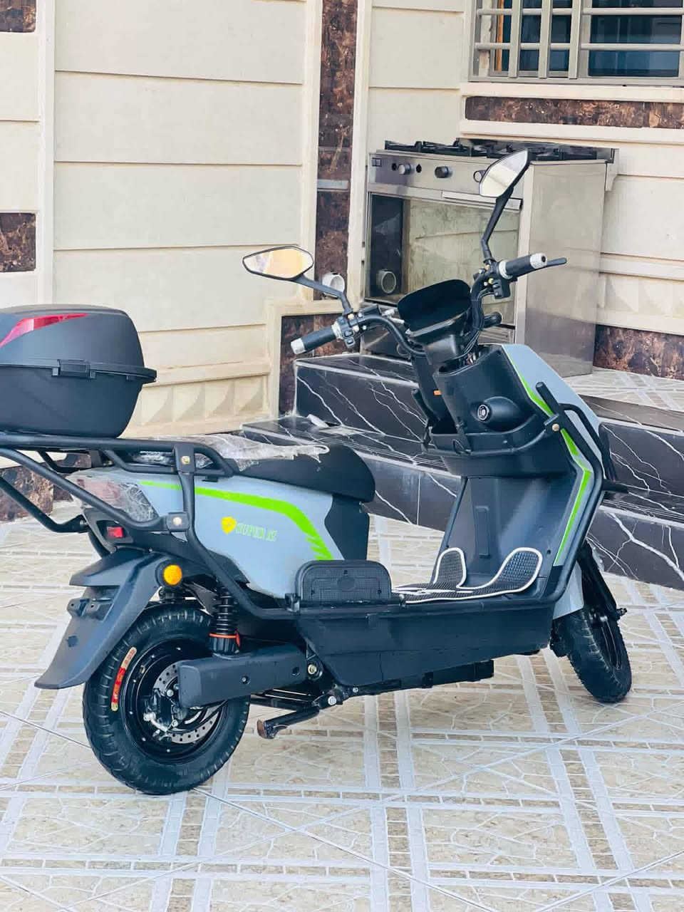 سلام عليكم
دراجه شحن للبيع
318 الشكل الجديد 
موديل 2026
شرط نضافه ولفحص 
6بطاريات دبل 
2 -تمشيك من 60 ال 70 كيلو متر
3- لايتات زينون عالي وناصي
4- سويجين بصمتين كارتين
5- جنطه. بيها مال كشن ورا هم  وبيها جنطه خلف مثل ما واضح بل صور
6- سرعه 70 الى 65  حقيقي
7- نضام P
8-نضام R
9- درع حديد قوي يمنع من التصدمات 360 درجة 
10 - ملف، 2000 حقيقي شلعه تخبل
11- تايات جدد شرط لفحص+ويالات رياضي
12- بريكات شرط بل مكان هبدوليك دهن
دراجة ماشاء الله ميعوزه شي بس شغل وطلع 
مستعمل 23 يوم 
الرقم  ***********
((((((عنوان موصل جانب ايمن  ))))))
سعر خاص
دراجة ماشاء الله للبيع او مروسة حسب القناعة
