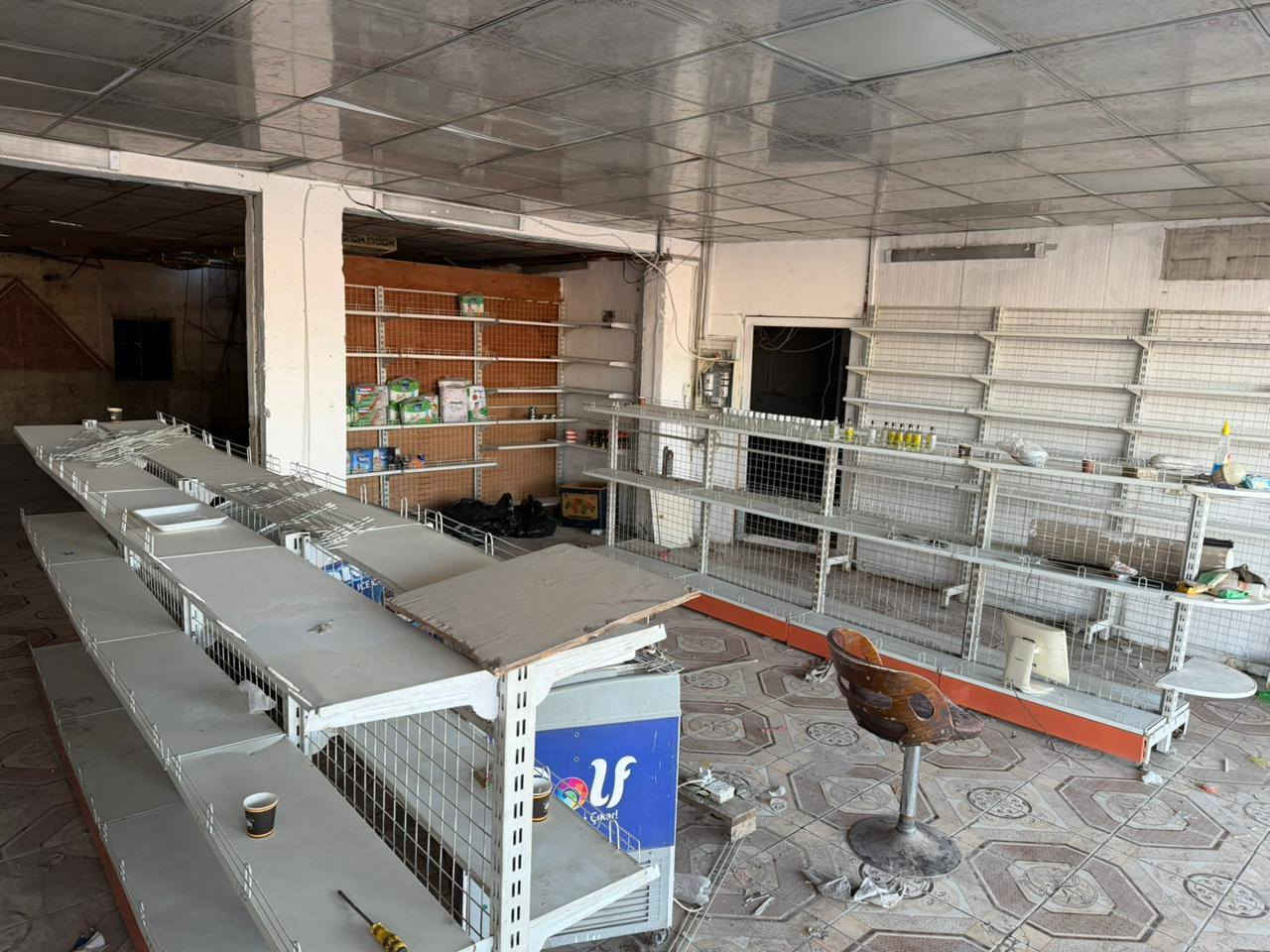 رفوف للبيع***********
