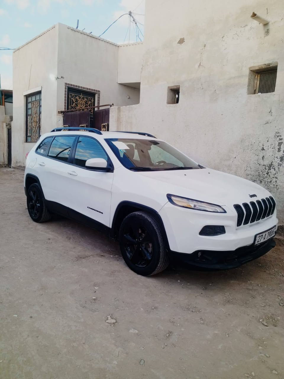 السلام عليكم جيب بزون موديل 18 ضررها جاملغ مبدل وصبغ نص من البنييد رقم دولي بسمي مداور ثاني يوم سياره مكينه 4سلندر المرغوب 2400 دوش  كير 9 نمر رياضي  تبريد قطعتين هواي مواصفات بيه بعد سياره جاهزه كير مكينة حداديه تخم تاير تبريد ترايك وين ما يعجبك سعرها 138 وبيه مجال بسيط مكاني ناصريه مركز الشراي يخابر مامتواجد على النت ***********
