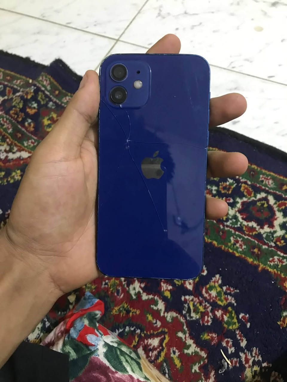 السلام عليكم 12 عادي للبيع مبدل شاشه وبطاريه 
فيس ايدي شغال ✅
شاشه اصليه 3 خيارات ✅ 
بي فطر ب الضهر موضح ب الصور
بدون ملحقات السعر 220 بي مجال بسيط 
عنواني كربلاء المهندسين *********** واتس او اتصال
