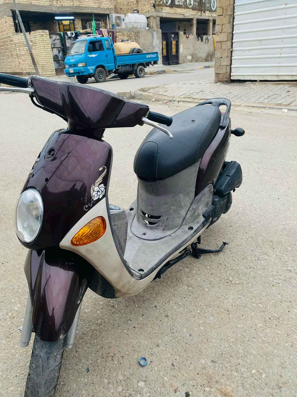 سلام عليكم دراجه فله صالها 20 يوم نازله رمبه الوصل مالتها موجود الدراجه اول تبديلة  دهن عليها  دهن امزويل دراجه كفاله وبحالة الوكاله ي نقص ما بيها  السعر قفل قفل مليون 
فدوه لكلبك السعر عجبك تعال توكل وشايف خيرها 
ما عجبك اعبر المنشور ولا تكسر بحلال مسلم 
العنوان بغداد الحسينيه. *********** Colombo, Sri Lanka
