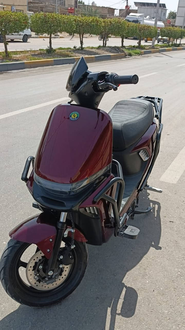 السلام عليكم  دراجه شحن بطاريه ليثيوم تمشي ٥٠،٠٠٠ كيلو موديل ٢٠٢٥مامفتوح لبيه برغي دجه من فئت رونكس امانت الله طسته حلو سعره مليون و250التواصل ***********
