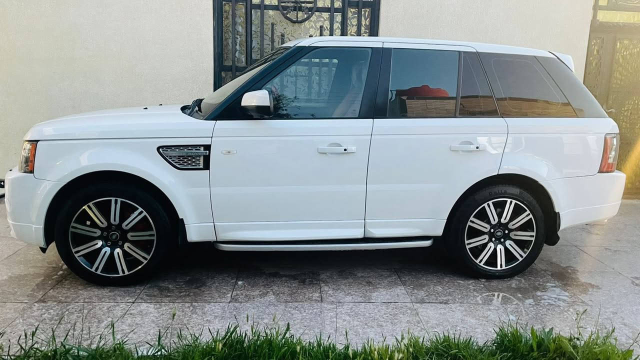 السعر ب140
رانج روفر نظيفة بمعنى الكلمة

 موديل 2012 خليجية 
فول مواصفات مكينة 8 سلندر سوبر جارج 

مكان البصرة 
***********
