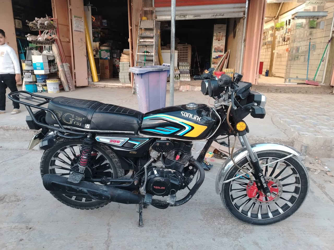 السلام عليكم دراجه سيفان موديل 2025 ضاغطه وزنجيل كفاله عامه من كلشي الرقم *********** المكان ديالى الخالص الرقم السعر725 بيه مجال حك الجيه
