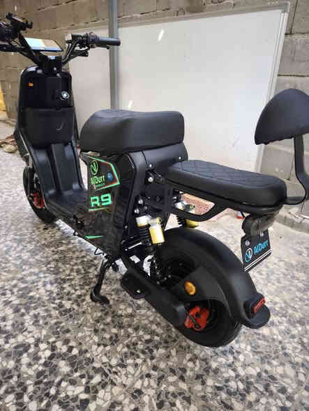 للبيع دراجة شحن R9 نوع وينلي أستخدام جدا قليل وجدا نظيفة مكفولة من كافة النواحي...بطاريات 32 أمبير...ملحقاتها سويچين وبصمتين وسلة ومرايتين وشاحنة الأصلية.
السعر 450
 ***********
