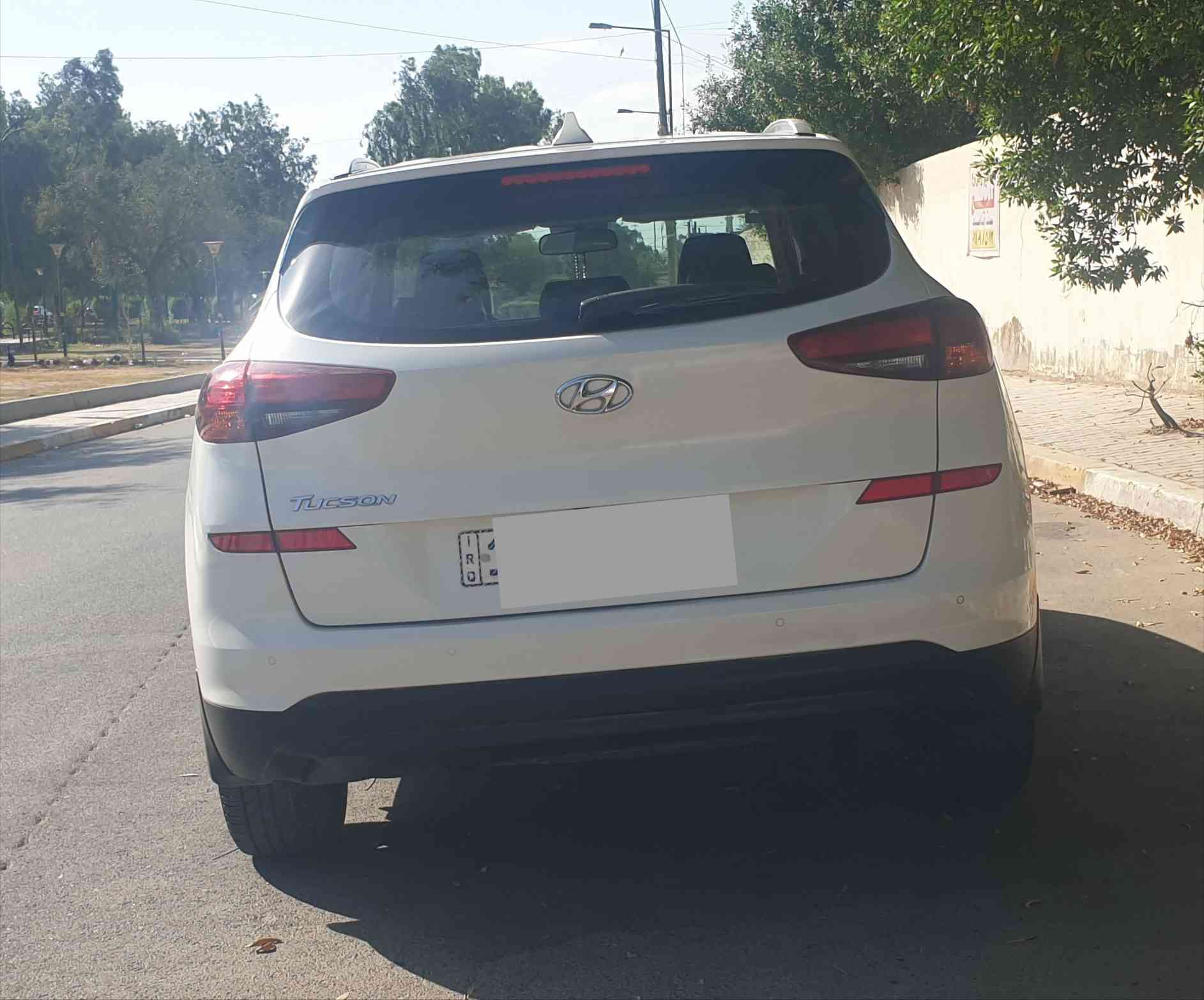 للبيع هيونداي توسان 2019 خليجي (وكالة الكاصد)
🚗 🚗 الموديل: 2019
⚙️ المحرك: 2000 سي سي
📍 الموقع: بغداد / الكرخ
📄 الرقم: بغداد، السيارة باسمي 
المواصفات: 
✅ سايد بريك بالرجل
✅ حساسات أمامية وخلفية
✅ كامرة دوارة
✅ شحن لاسلكي (Wireless Charger)
✅ كرسي السائق كهربائي
✅ مرايا شفط
✅ نظام ترحيب عند الاقتراب
✅ كير، محرك، صدر، وتبريد كلهن بلاد
✅ الممشى: 106 ألف كم (قابل للزيادة)
💰 السعر: 183 وبيه مجال بسيط
📞 للاستفسار وباقي التفاصيل يرجى التواصل على الخاص.


**إذا كنت صاحب هذا الإعلان وتريد حذفه لأي سبب، رجاءا أرسل رسالة إلى الدعم الفني**