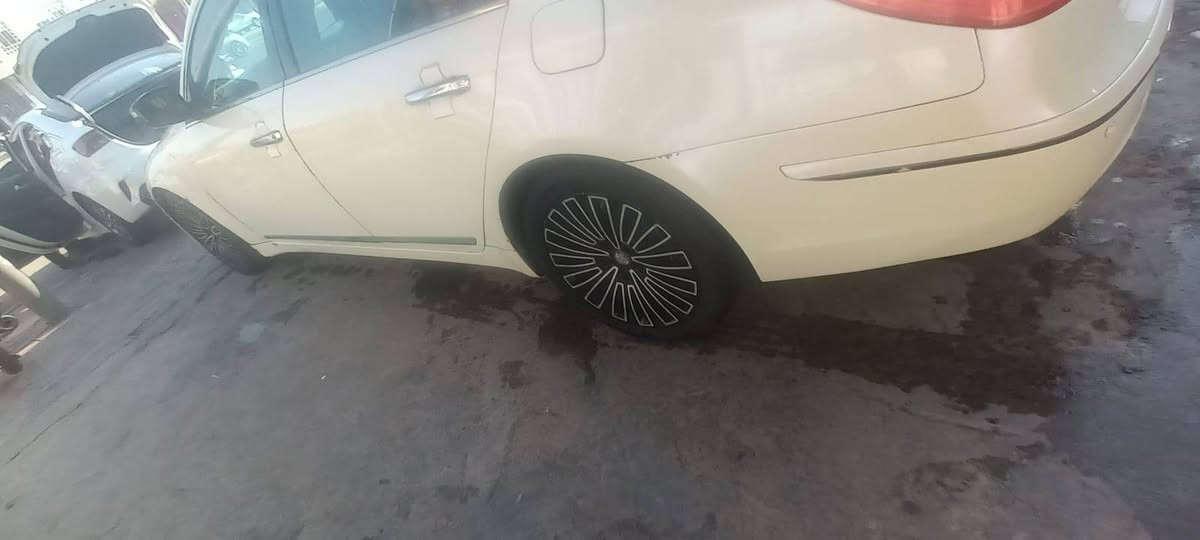 جنسيز ٢٠١٠ رويال ٨ سلندر ٦. ٤ دوش  خليجي مصبوغة حزام حادثها فقط بغداد جاملغ أمامي  رقم دهوك كير جديد مكينة بيهة تبخير ابيع مكينة كايمة عليهة غرامات ٥ اوراق عالمشتري مكانهة بغداد المنصور او العطيفية  السعر ٦٠ قفل بدون عملة رقم الهاتف ***********
