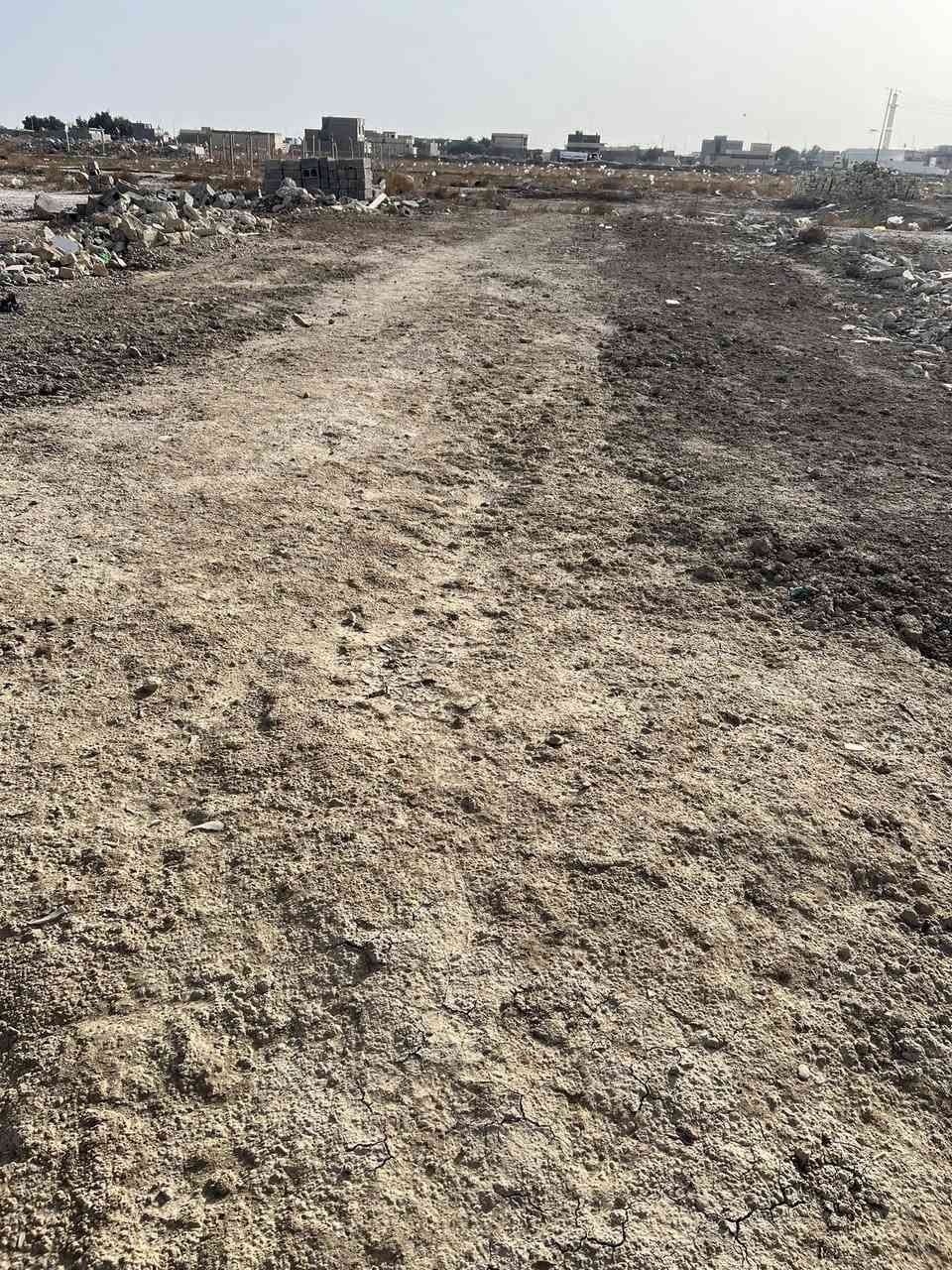 السلام عليكم قطعه ارض للبيع المساحه 100متر   الواجهيه 5 في 20المكان الدوره عوريج السعر والاستفسار ***********
