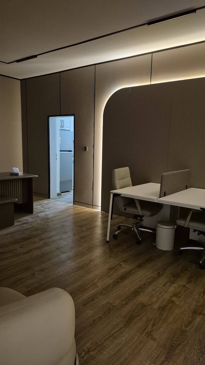 جزء من عملنا اعاده تأهيل وتغيير الديكور والكهرباء وفرش اثاث بتصميم هندسي عصري يناسب ذوق الزبون عملنا في جميع محافظات العراق للتواصل على الارقام 
0782 318 3433
