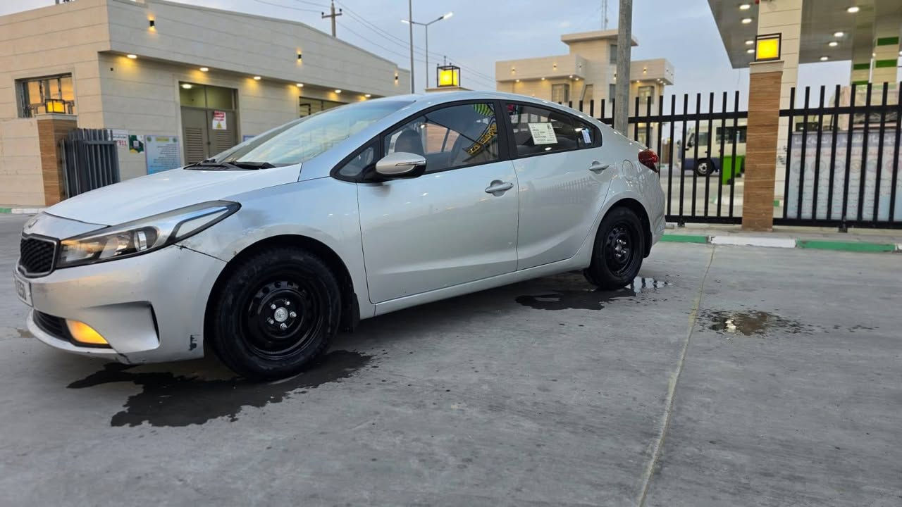 السلام عليكم
كيه سيراتو موديل 17 خليجيه
رقم مثنئ دولي اشاير بل مري شاشه كامره
محرك 600 بنيد مبدل ورشات صبغ
مكان السياره السماوه السوير
للاستفيار ***********
