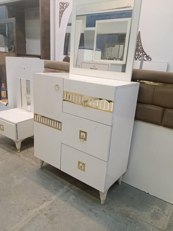 غرفة نوم مستعملة🇹🇷
 نضافة 95 ٪💯فول نضافه
عدد القطع /5
نضام /ابؤاب💢
سعرها/475/500💸
شد ونقل داخل بغداد مجاني🚛
يوجود توصيل محافضات 🚛


**إذا كنت صاحب هذا الإعلان وتريد حذفه لأي سبب، رجاءا أرسل رسالة إلى الدعم الفني**