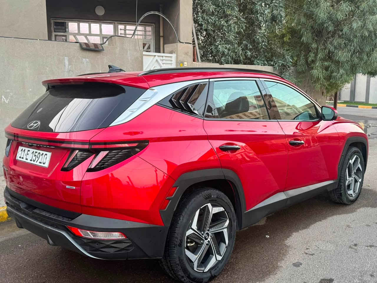 2022  HYUNDAI TUCSON..
هونداي / توسان بانزين 2500
فووول الفوووول 1 / 1
الضرر،   باب تبديل ايرباك برده وراجع سيتم
بدون شاصي بدون دواخل  صور الحادث مرفقه
المسافة المقطوعه 81305                                 
الموديل:-2022
فورويل4 ×4

.. المواصفات.. 
 شاشه دجيتل كبيره 
كيجات متغير الالوان 
تبريد  لمس
تحكمات ستيرن 
مثبت سرعه 
بصمه تشغيل + تشغيل عن بعد
حساس تجاوز  
رادارات اماميه وخلفيه +جانبيه
كامرات عدد(4) /360
4 انضمة قياده
هاند بريك بصمه
اوتو بارك 
تحديد مسار 
كراسي تدفئة وتبريد
نضام تقديم وترجيع السياره بالبصمه
بك لايت لد 
بانوراما
كراسي خزن ميموري 
صندوق كهرباء
وبعد اكو هواية مواصفات

السعر183 ورقة وبيها مجال 

مكان السيارة بغداد حي الجهاد.
هاتف  ***********
]
